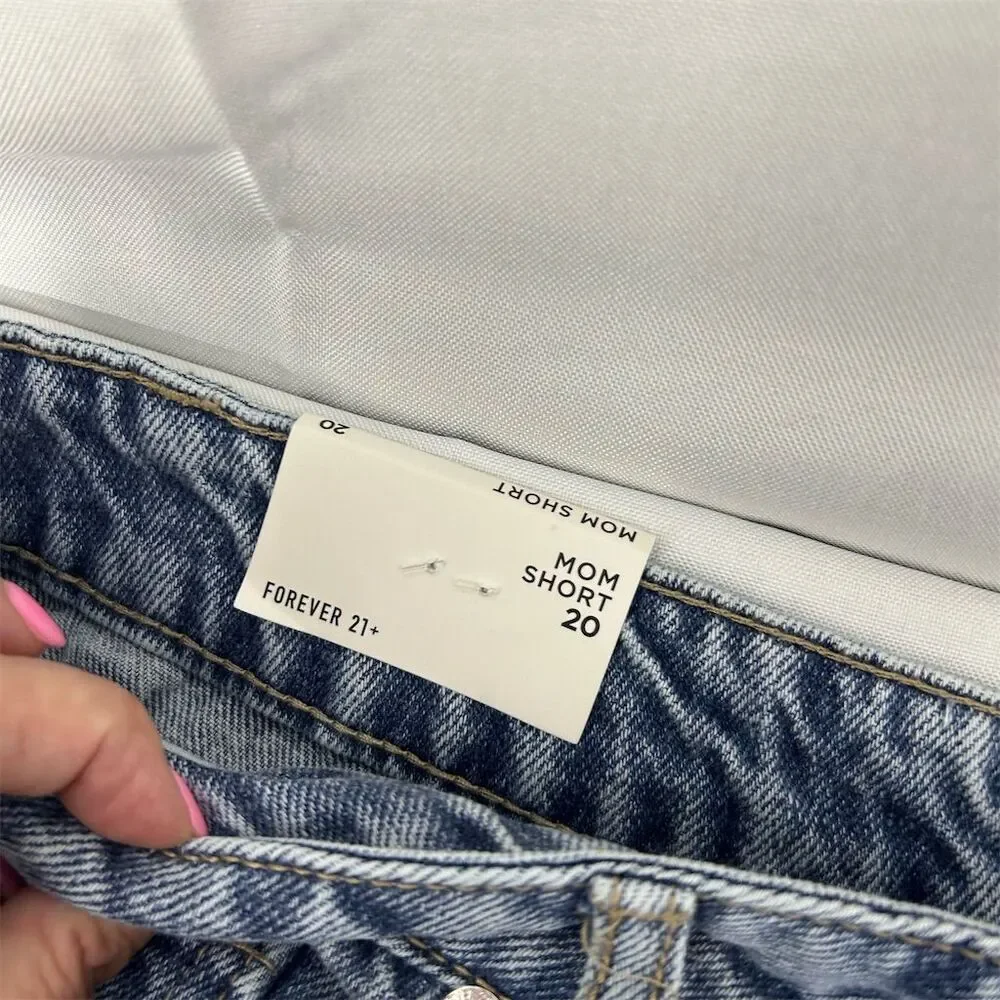 FOREVER 21 Women's High Rise Denim Shorts Distressed Frayed Hem Size 20 NWT - Picture 4 of 12